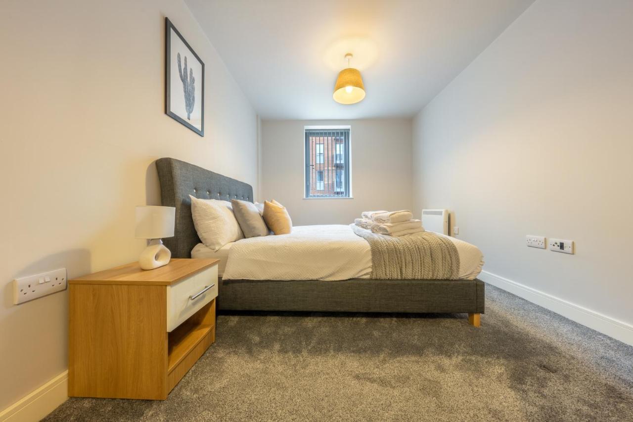 Lovely 4-Sleeper Apartment In Central Slough With Free Parking Ngoại thất bức ảnh